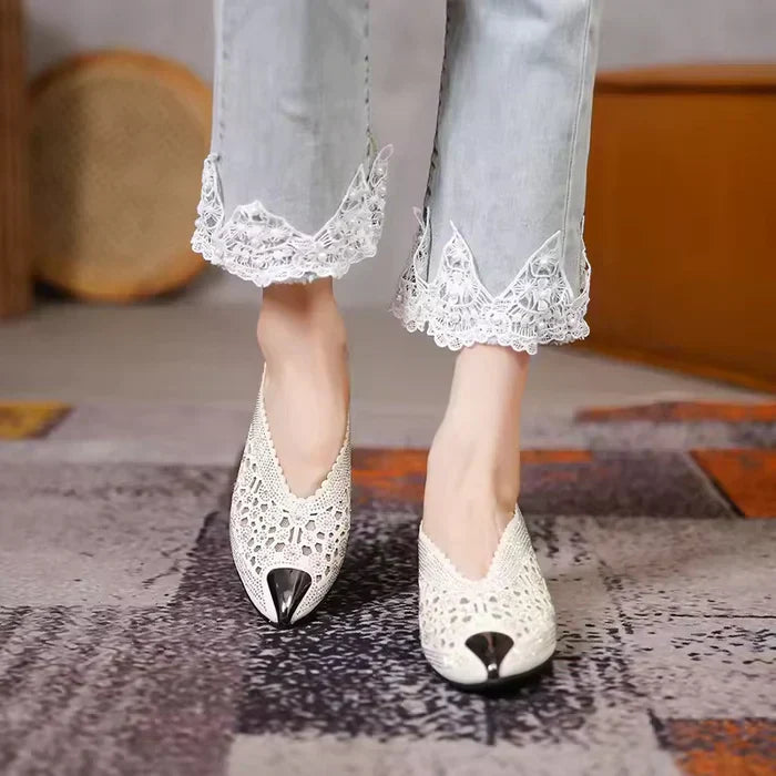Jane | Elegant Pointed Toe Flat Shoes with Crystal Detailing